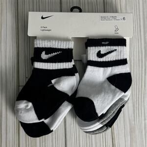 Nike Newborn Baby Variety Pack Non Slip Athletic Socks  Black and White  6-12M